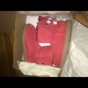 Red Bailey Bow Uggs